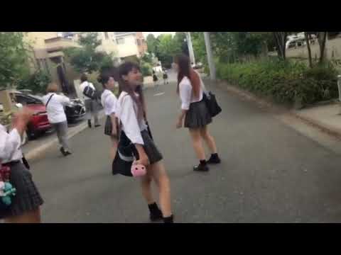 可愛い日本女子高校生達のストリートダンス